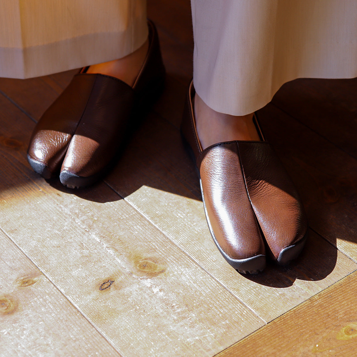 <予約商品>tabiRela Leather ダークブラウン