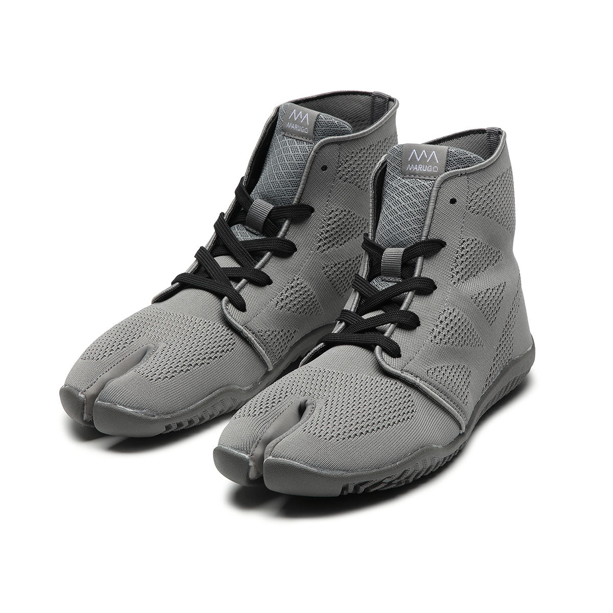 トレーニングにも使えるスニーカータイプの足袋シューズ スポーツ