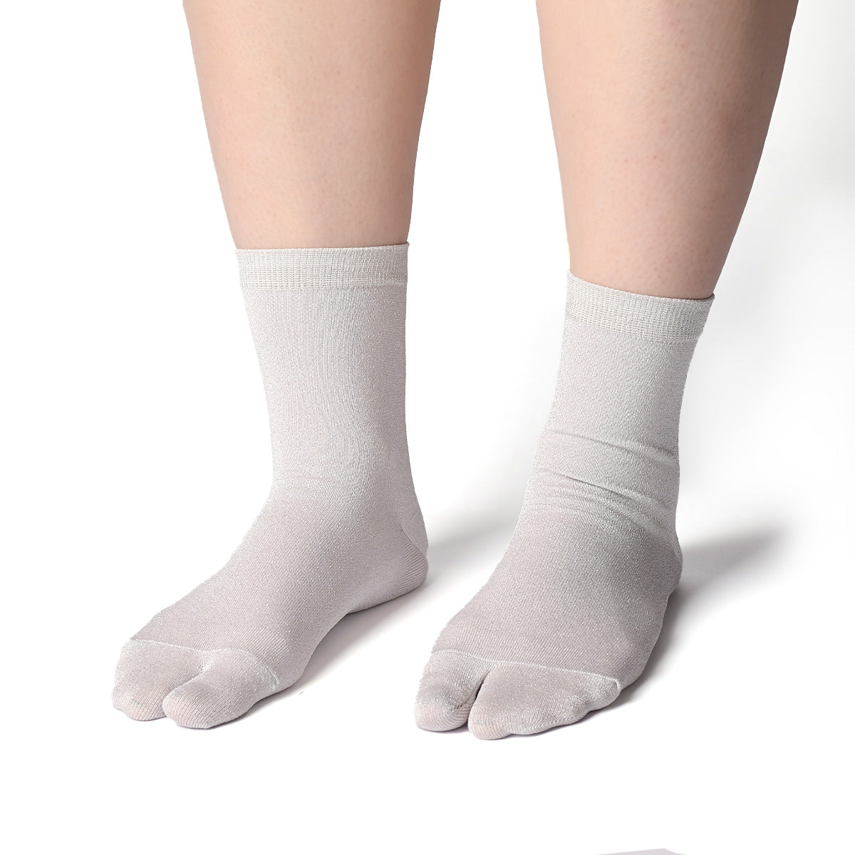 人気のTabioとのコラボ商品。丸五にしかないオリジナルカラーの足袋