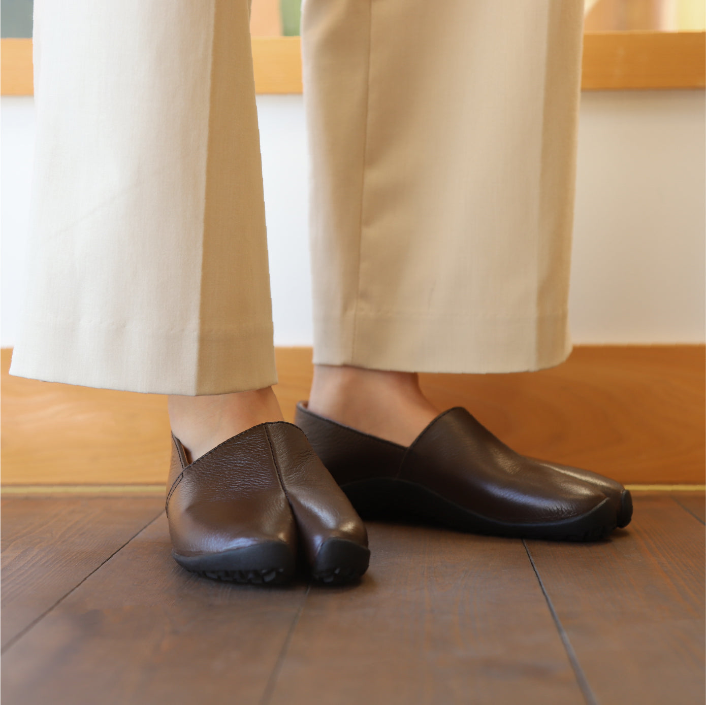 ＜予約商品＞tabiRela Leather　ダークブラウン